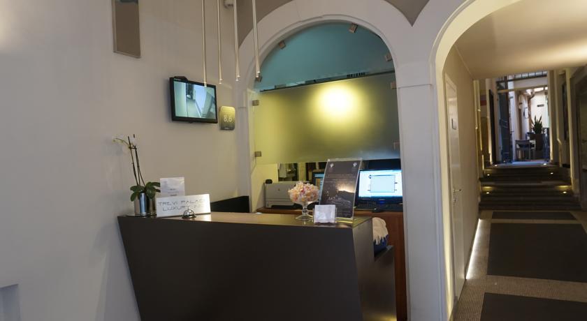 Trevi Palace Luxury Inn Рим Екстериор снимка