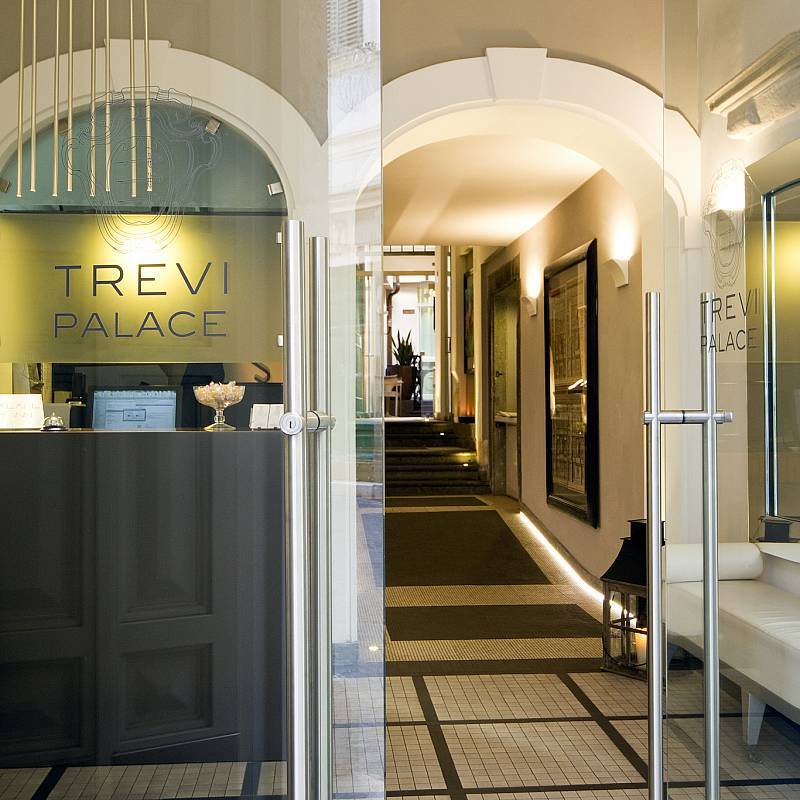 Trevi Palace Luxury Inn Рим Екстериор снимка